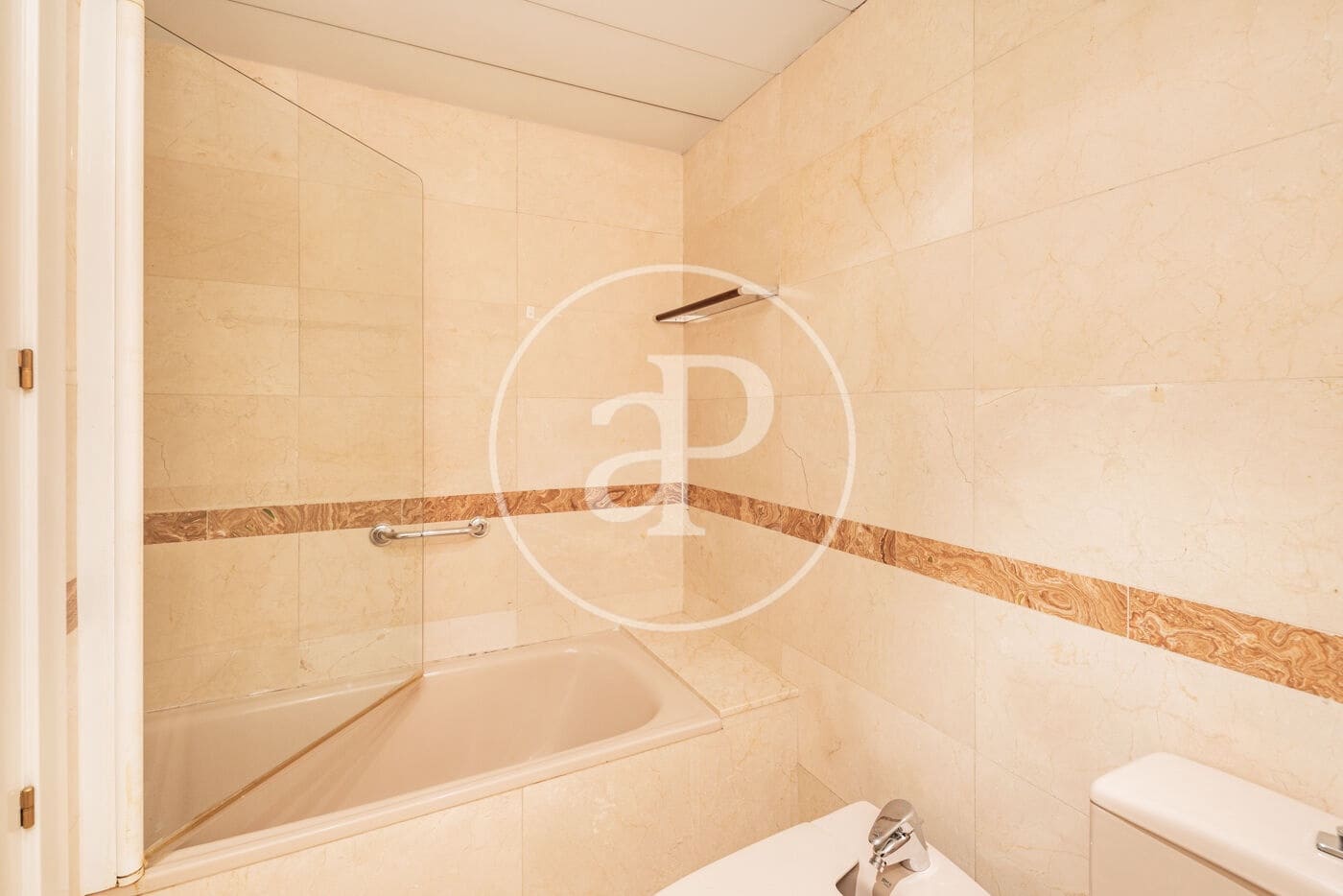 1 slaapkamer Appartement te huur in Madrid stad met zwembad - € 1.400 (Ref: 9462095)