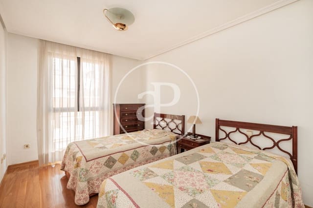 1 slaapkamer Appartement te huur in Fuente del Berro, Madrid stad met zwembad - € 1.400 (Ref: 9462095)