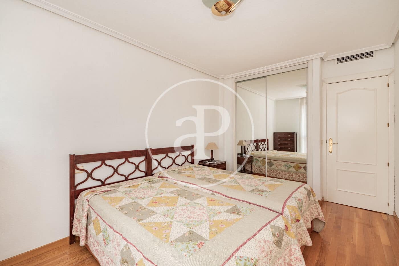 1 slaapkamer Appartement te huur in Madrid stad met zwembad - € 1.400 (Ref: 9462095)