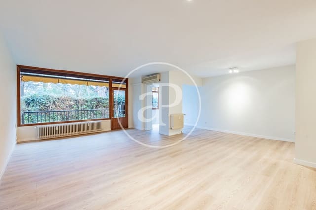 3 slaapkamer Appartement te huur in Ciudad Universitaria, Madrid stad met zwembad - € 2.900 (Ref: 9465765)