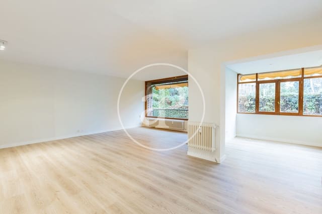 3 slaapkamer Appartement te huur in Ciudad Universitaria, Madrid stad met zwembad - € 2.900 (Ref: 9465765)