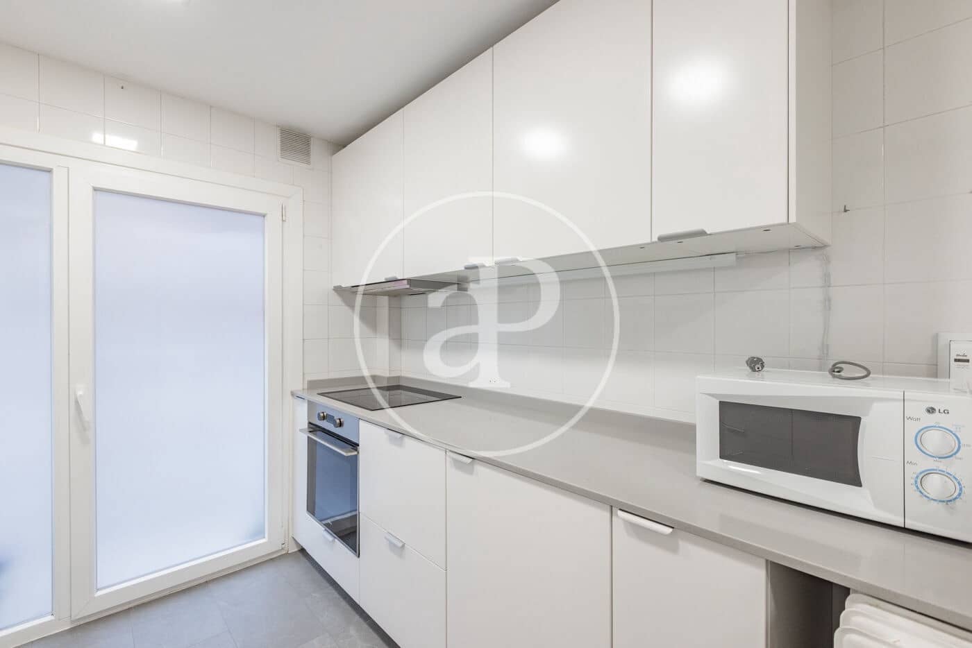 3 bedroom Apartment for rent in Madrid city with pool - € 2,900 (Ref: 9465765)