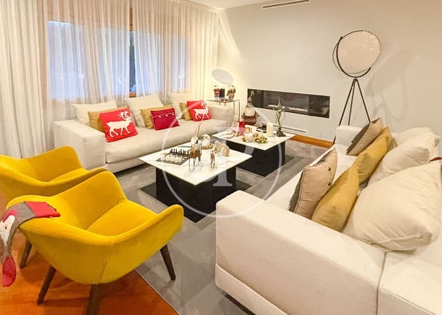 Chalet de 5 habitaciones en San Sebastián de los Reyes en venta con piscina - 1.850.000 € (Ref: 9465767)