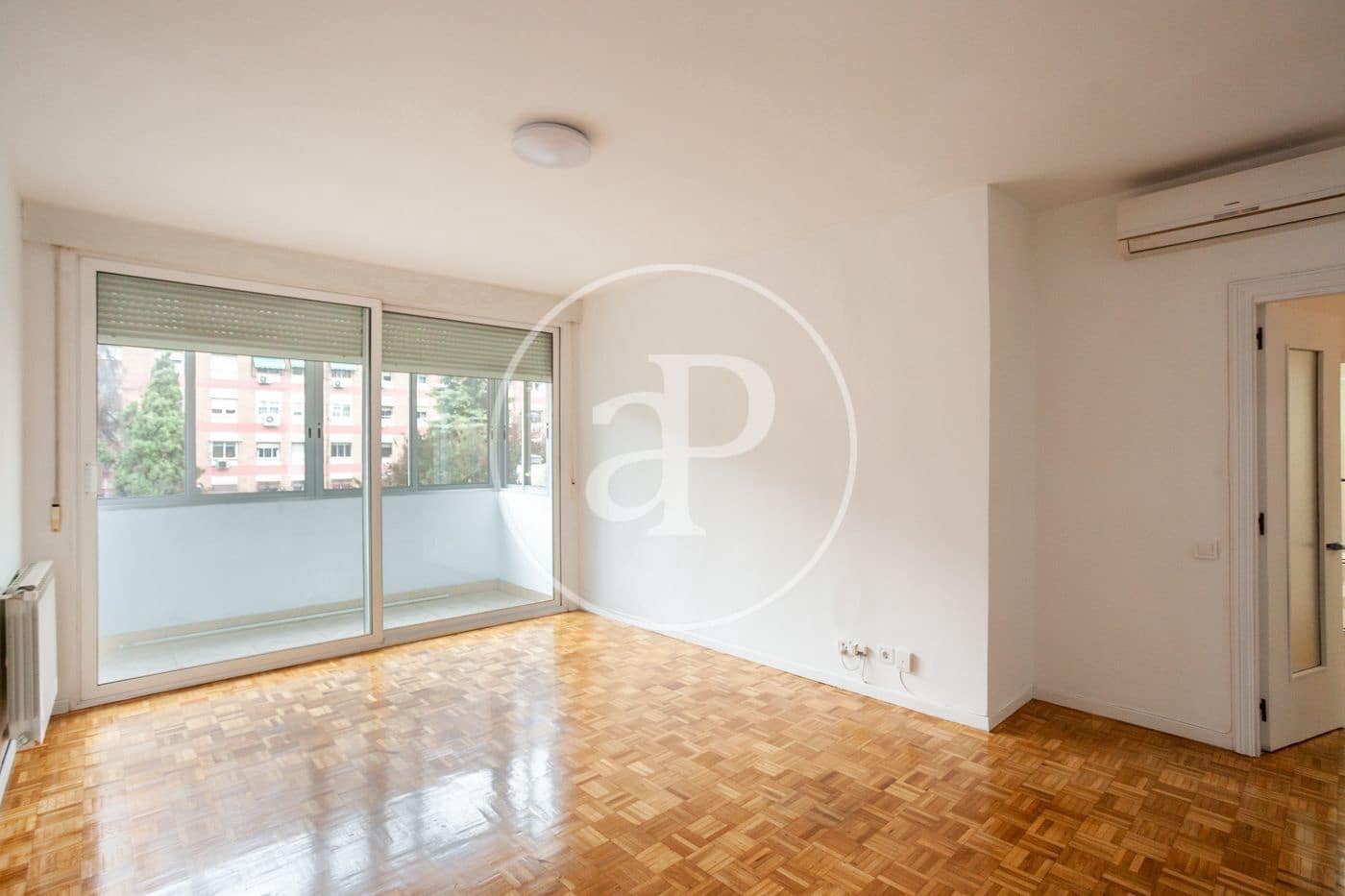 3 slaapkamer Appartement te huur in Madrid stad - € 1.950 (Ref: 9465768)