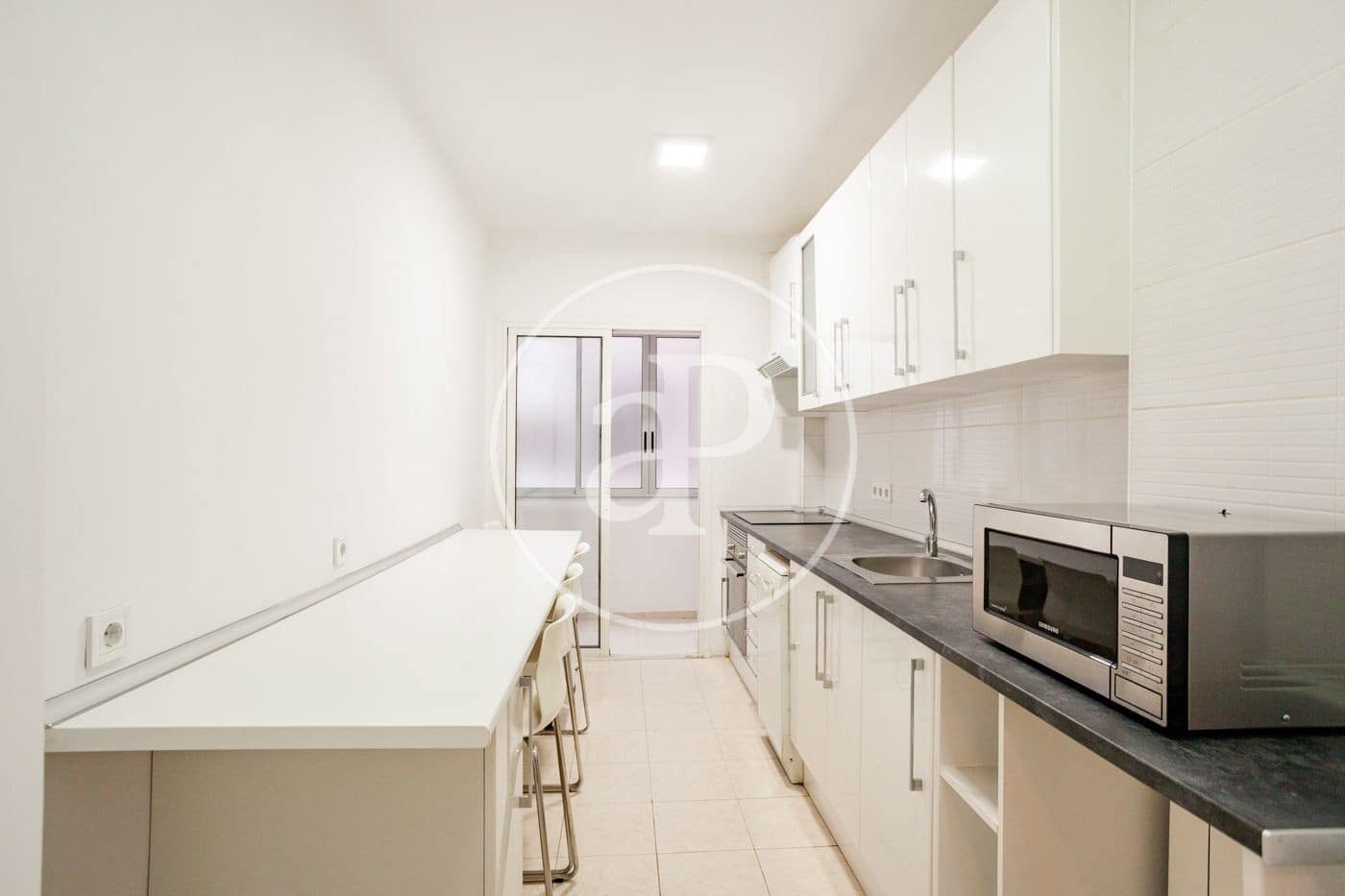 3 slaapkamer Appartement te huur in Madrid stad - € 1.950 (Ref: 9465768)