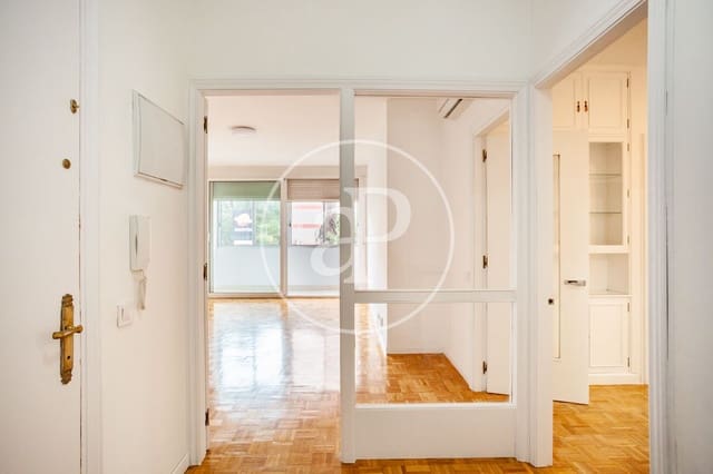 3 soveværelse Lejlighed til leje i Estrella, Madrid by - € 1.950 (Ref: 9465768)