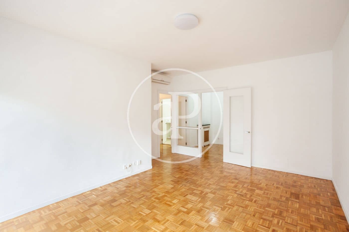 3 slaapkamer Appartement te huur in Madrid stad - € 1.950 (Ref: 9465768)