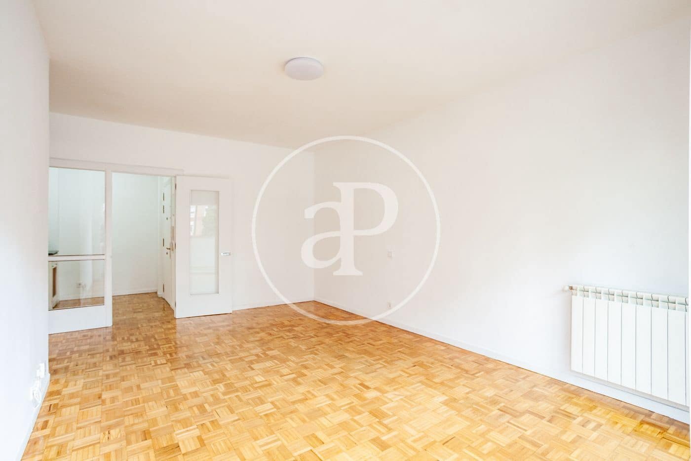 3 slaapkamer Appartement te huur in Madrid stad - € 1.950 (Ref: 9465768)