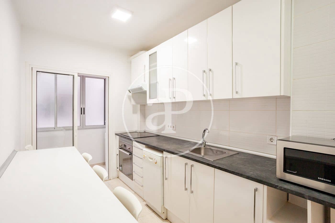 3 slaapkamer Appartement te huur in Madrid stad - € 1.950 (Ref: 9465768)