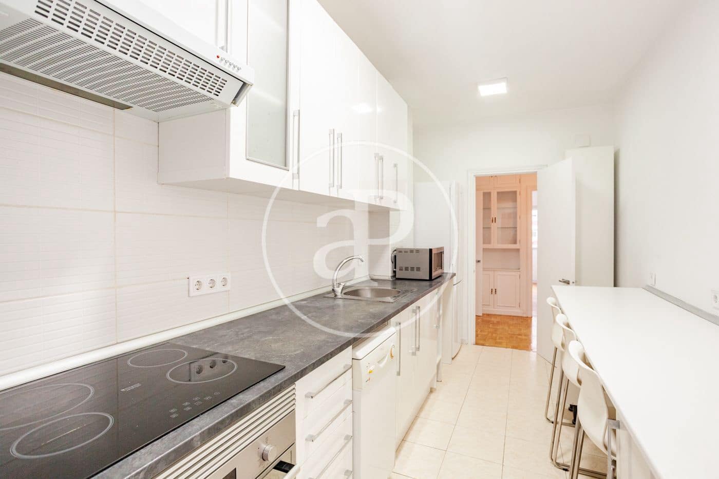 3 slaapkamer Appartement te huur in Madrid stad - € 1.950 (Ref: 9465768)