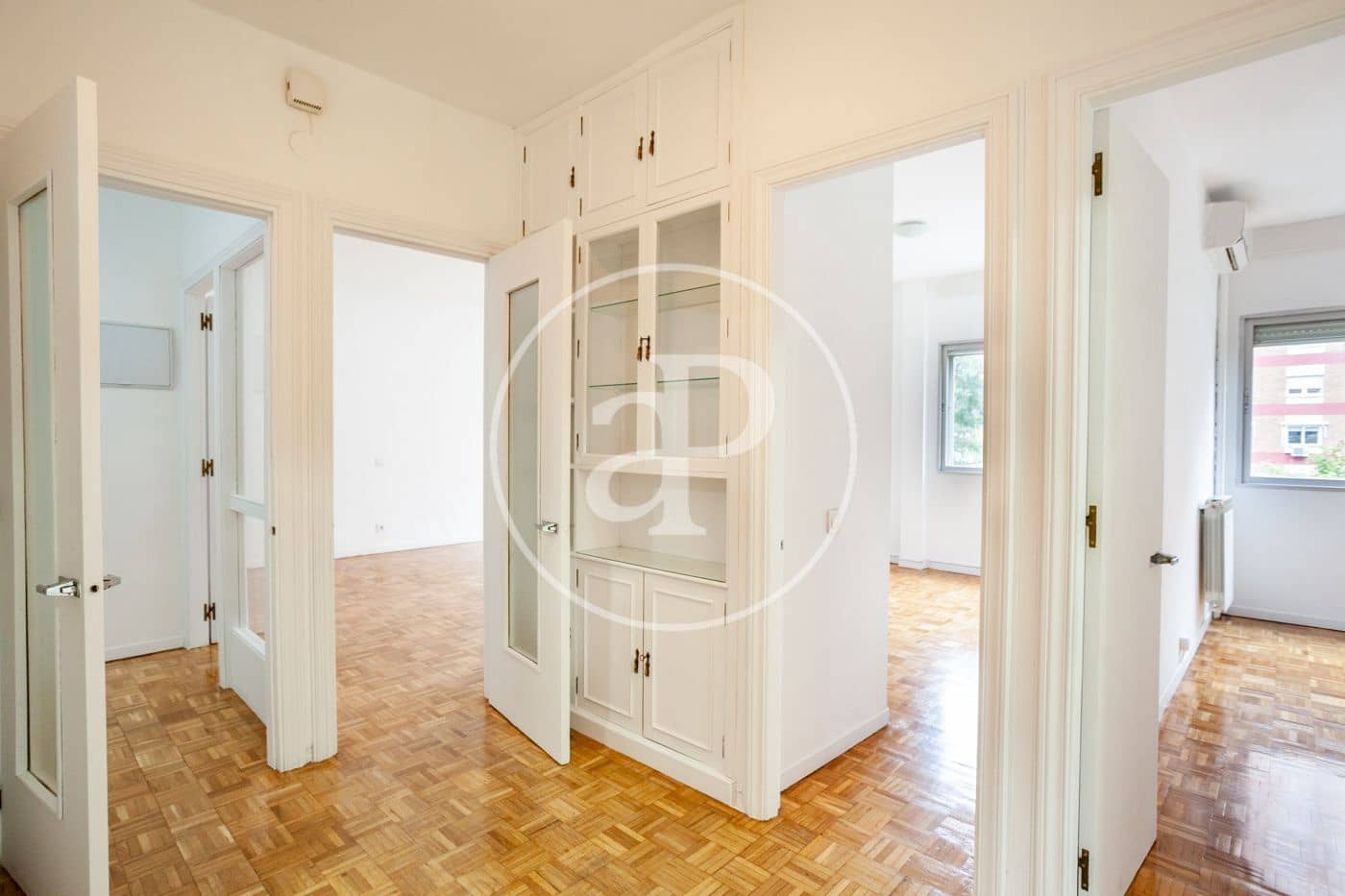 3 slaapkamer Appartement te huur in Madrid stad - € 1.950 (Ref: 9465768)