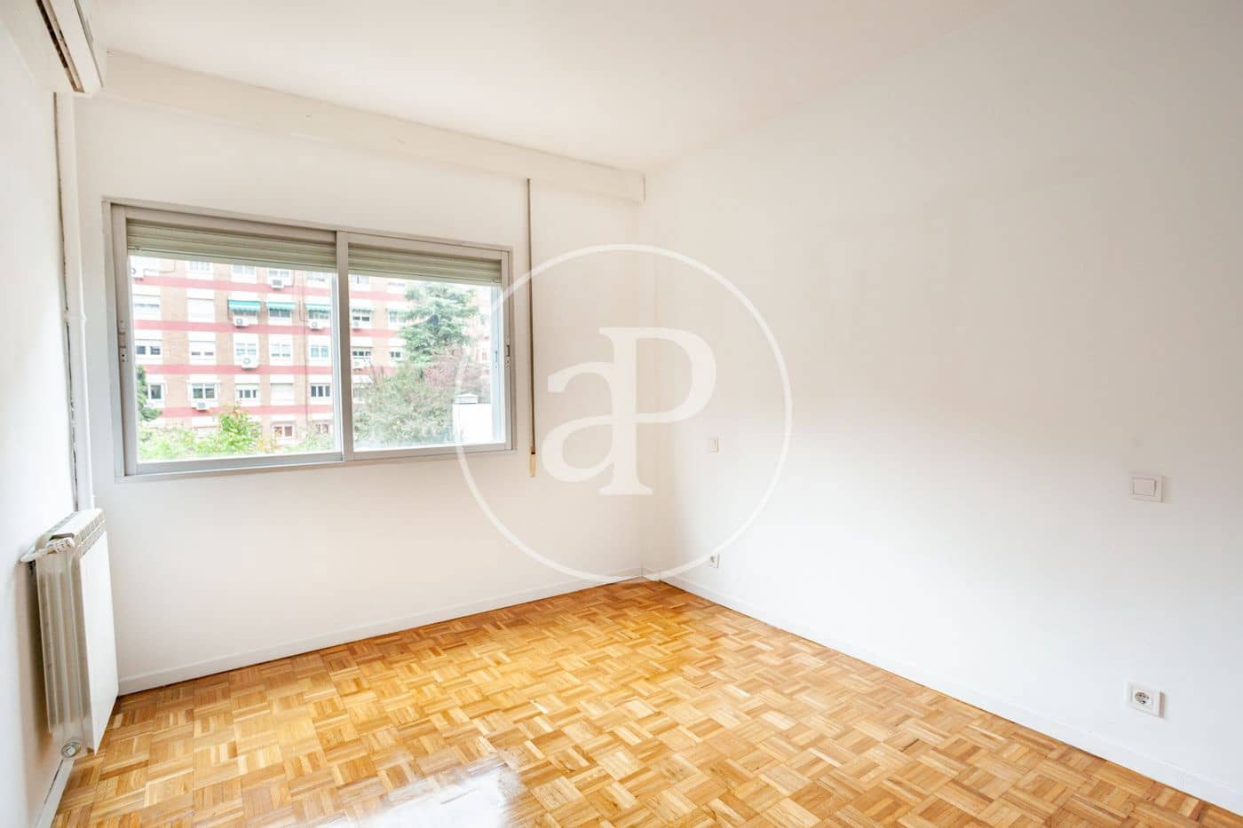 3 slaapkamer Appartement te huur in Madrid stad - € 1.950 (Ref: 9465768)