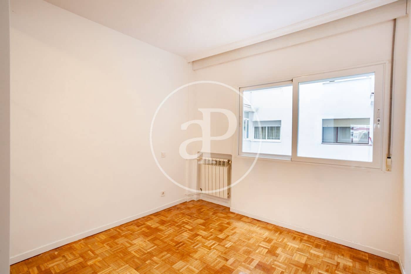 3 slaapkamer Appartement te huur in Madrid stad - € 1.950 (Ref: 9465768)