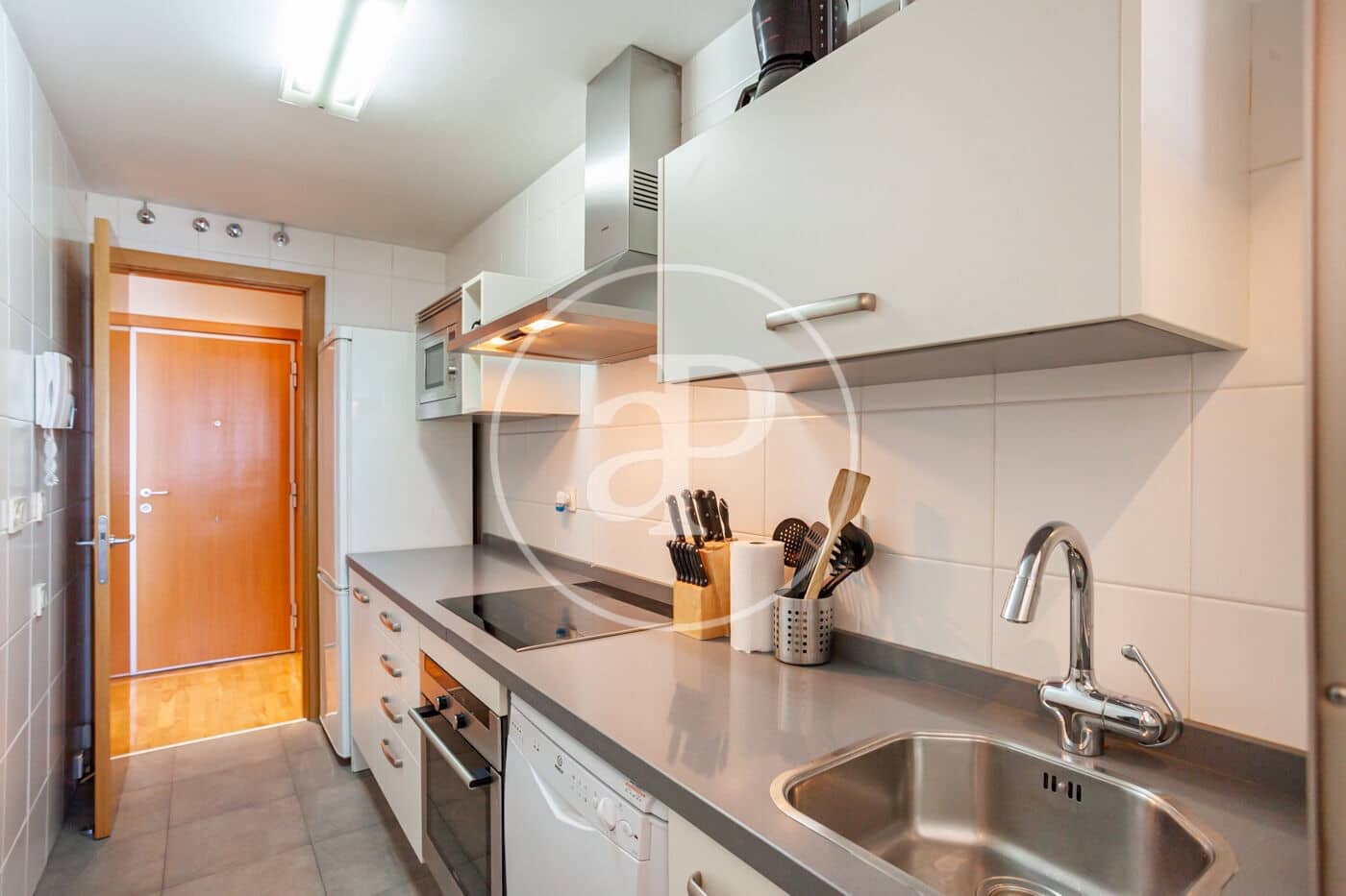 1 soverom Leilighet til leie i Madrid by med svømmebasseng - € 1 500 (Ref: 9465769)