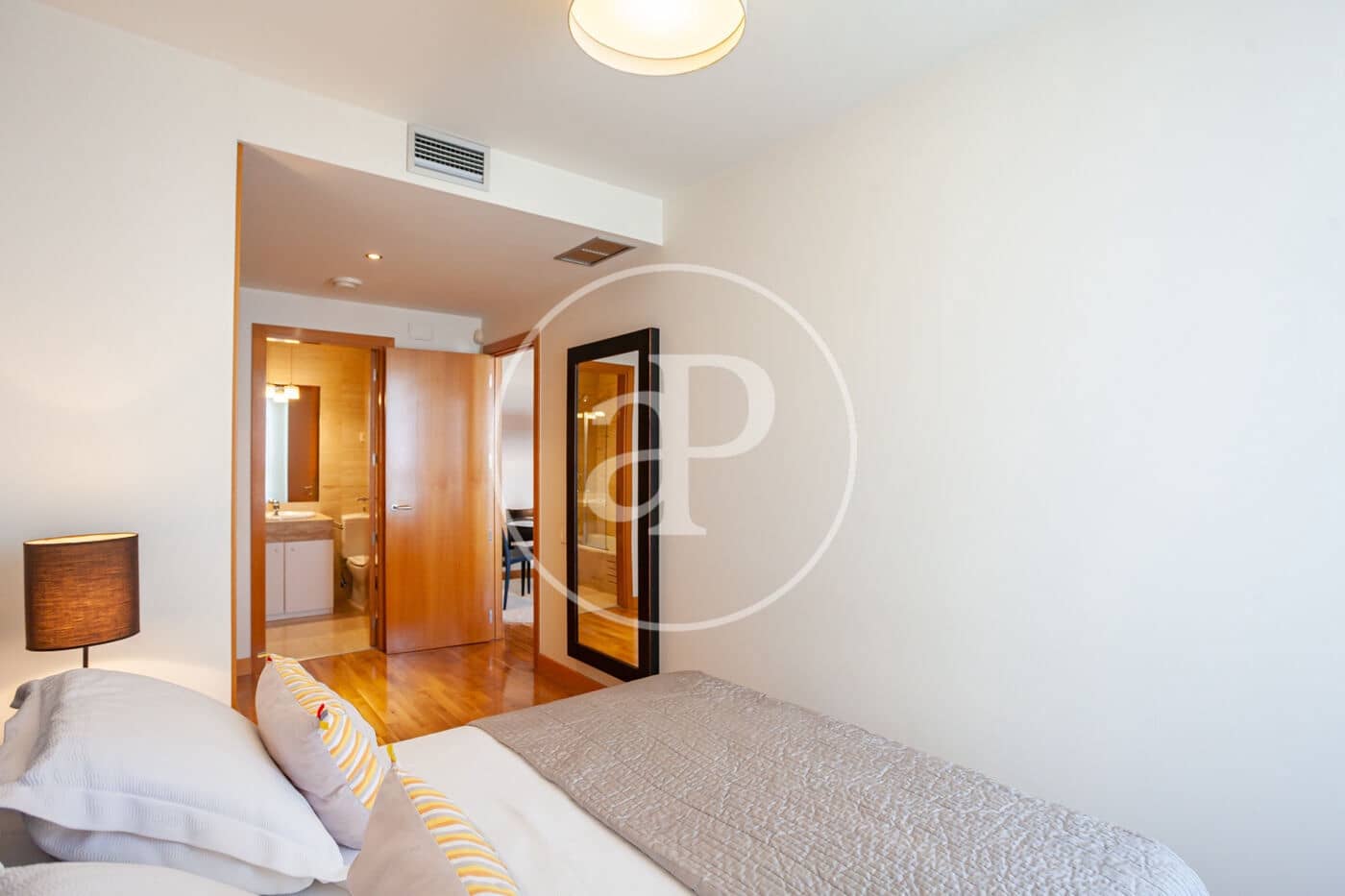 1 soverom Leilighet til leie i Madrid by med svømmebasseng - € 1 500 (Ref: 9465769)