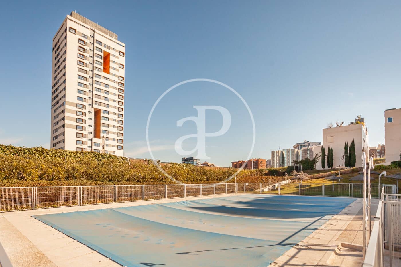 1 soverom Leilighet til leie i Madrid by med svømmebasseng - € 1 500 (Ref: 9465769)