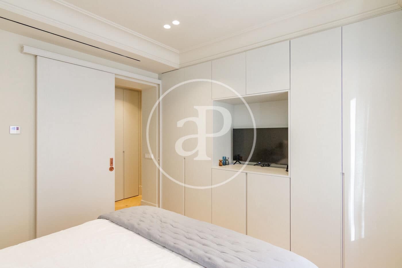 Apartamento de 1 habitación en Madrid ciudad en alquiler con piscina - 3.000 € (Ref: 9468496)