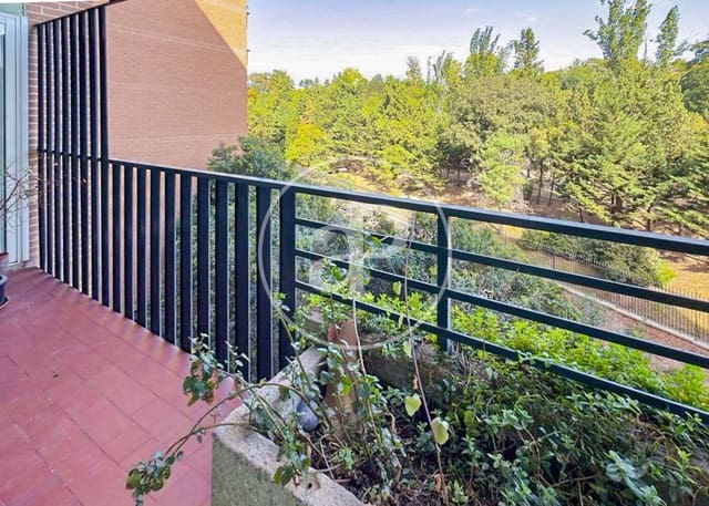 Apartamento de 4 habitaciones en Jerónimos, Madrid ciudad en venta - 1.195.000 € (Ref: 9468498)