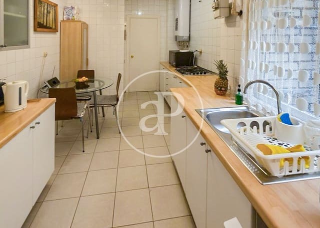Apartamento de 4 habitaciones en Jerónimos, Madrid ciudad en venta - 1.195.000 € (Ref: 9468498)