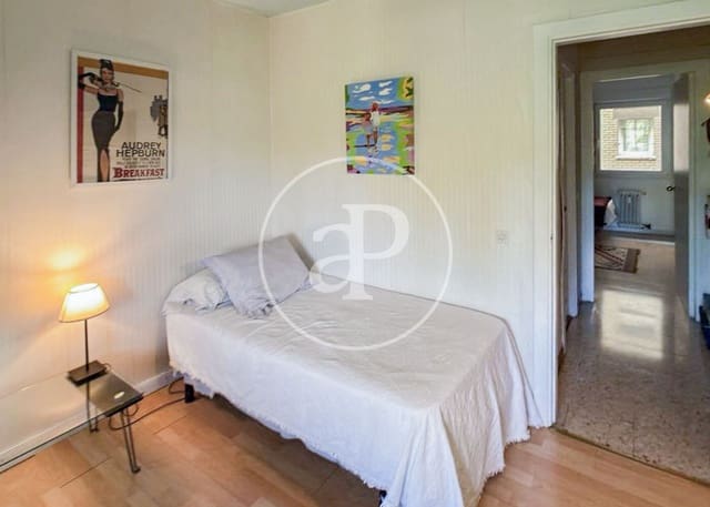 Apartamento de 4 habitaciones en Jerónimos, Madrid ciudad en venta - 1.195.000 € (Ref: 9468498)