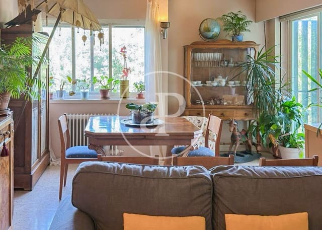 Apartamento de 4 habitaciones en Jerónimos, Madrid ciudad en venta - 1.195.000 € (Ref: 9468498)