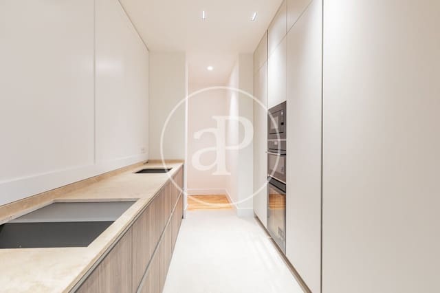 Apartamento de 2 habitaciones en Universidad, Madrid ciudad en venta - 1.350.000 € (Ref: 9468501)