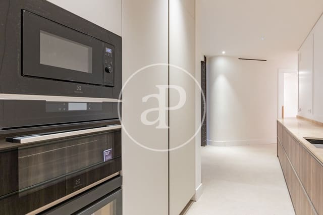 Apartamento de 2 habitaciones en Universidad, Madrid ciudad en venta - 1.350.000 € (Ref: 9468501)