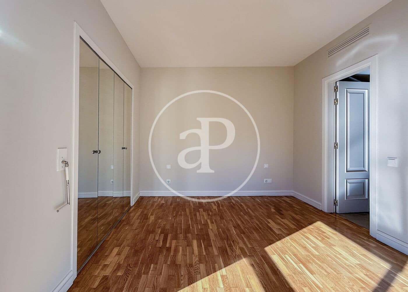 3 sypialnia Apartament do wynajęcia w Miasto Madryt - 2 600 € (Ref: 9472978)