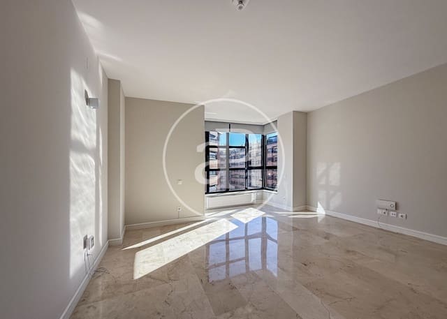 3 Zimmer Apartment zu vermieten in Pacífico, Madrid Stadt - 2.600 € (Ref: 9472978)