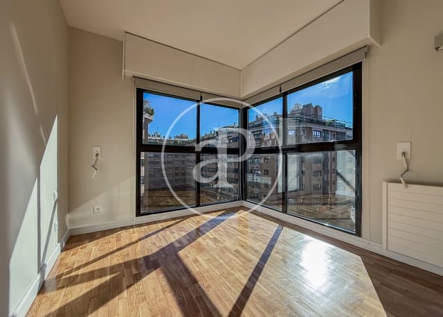 3 Zimmer Apartment zu vermieten in Pacífico, Madrid Stadt - 2.600 € (Ref: 9472978)