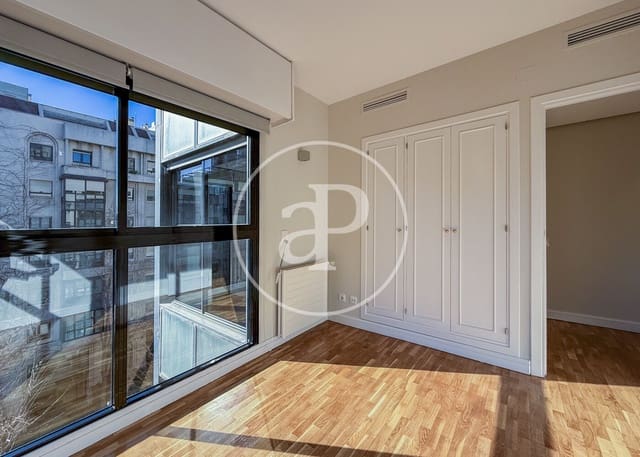 3 Zimmer Apartment zu vermieten in Pacífico, Madrid Stadt - 2.600 € (Ref: 9472978)