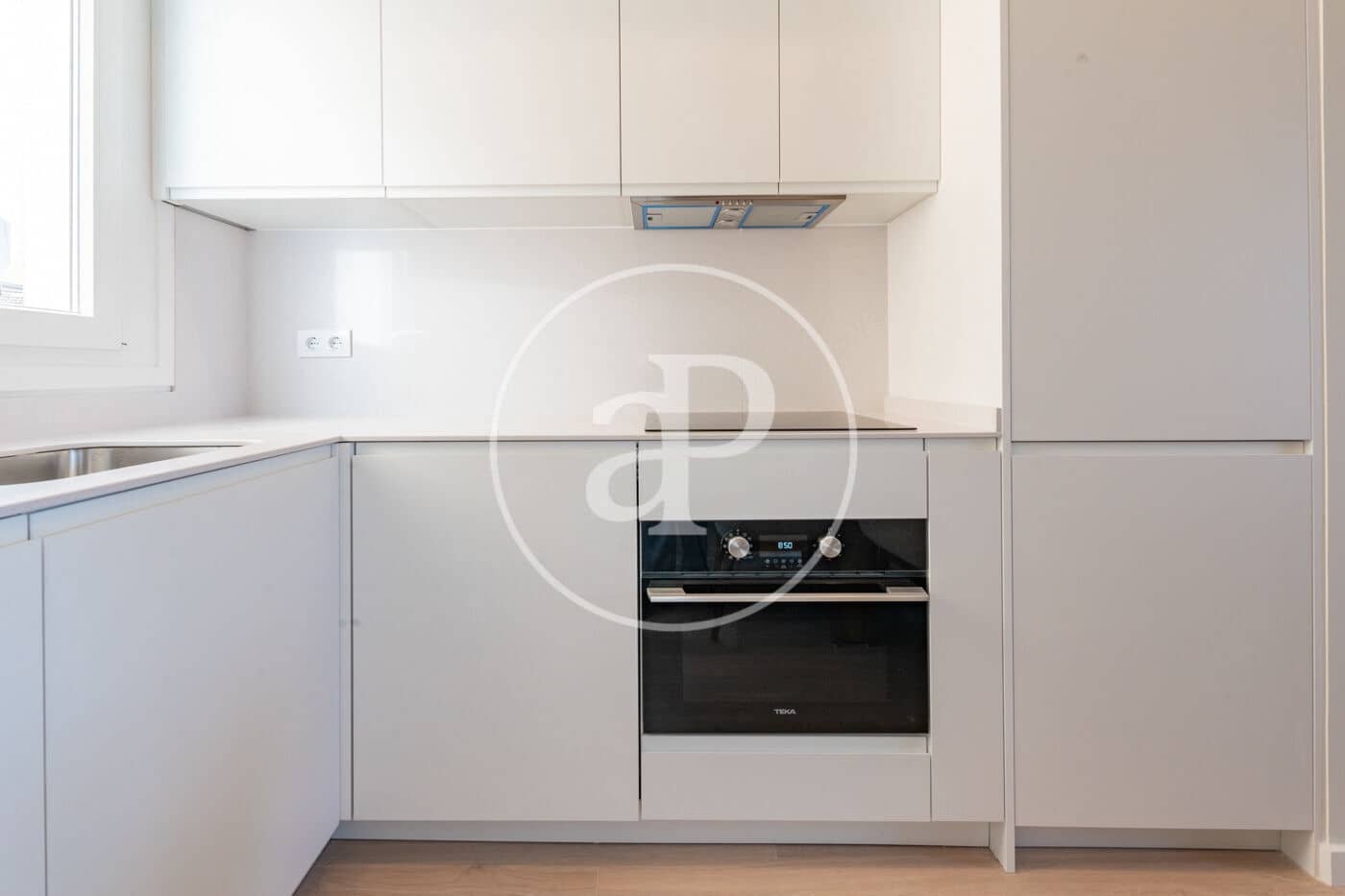 Apartamento de 2 habitaciones en Madrid ciudad en alquiler - 1.900 € (Ref: 9472983)