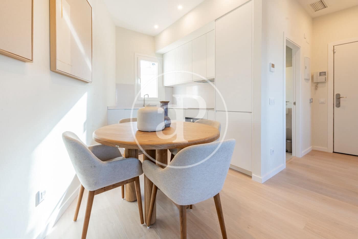 Apartamento de 2 habitaciones en Madrid ciudad en alquiler - 1.900 € (Ref: 9472983)