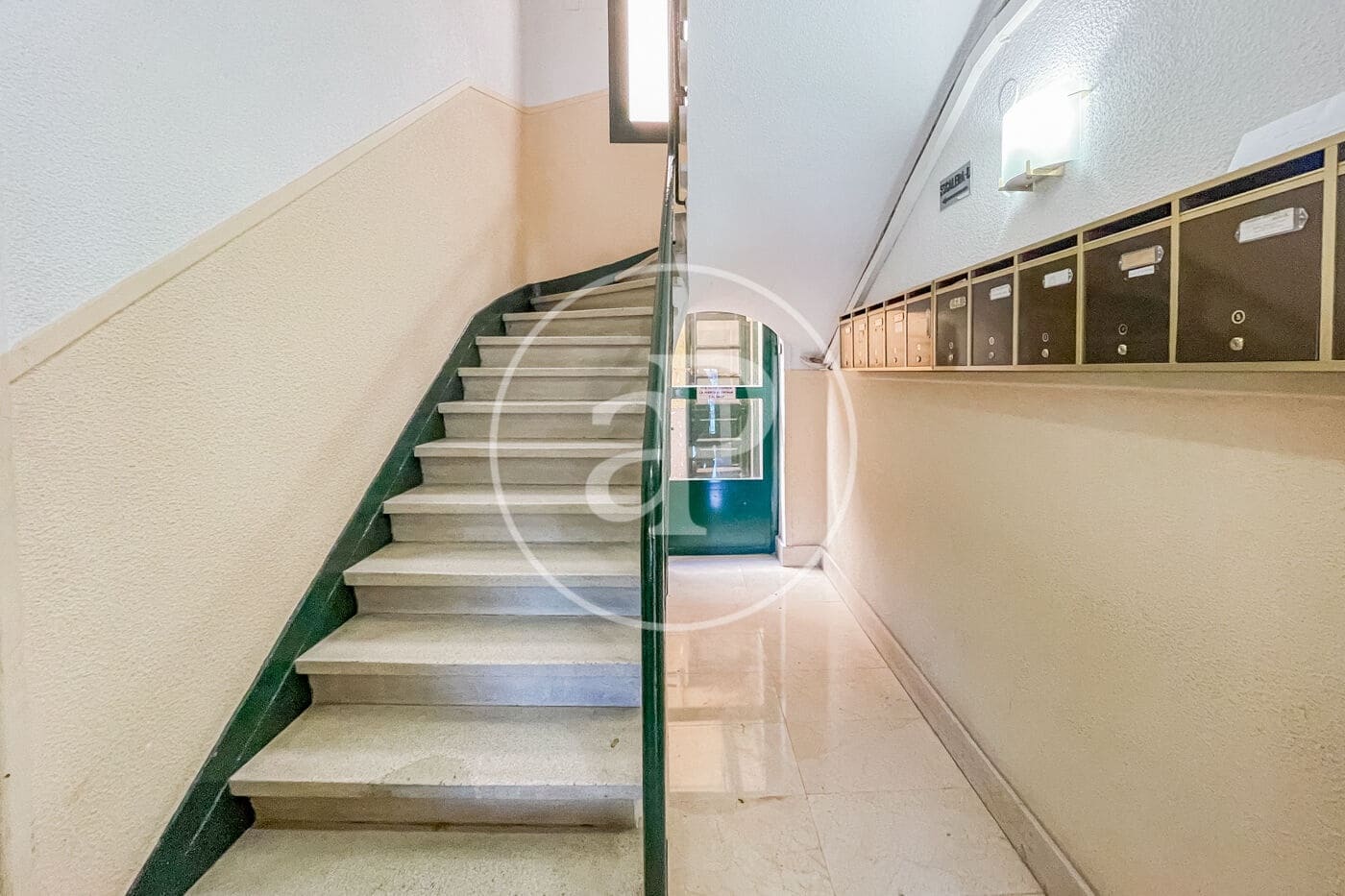 Apartamento de 2 habitaciones en Madrid ciudad en alquiler - 1.900 € (Ref: 9472983)