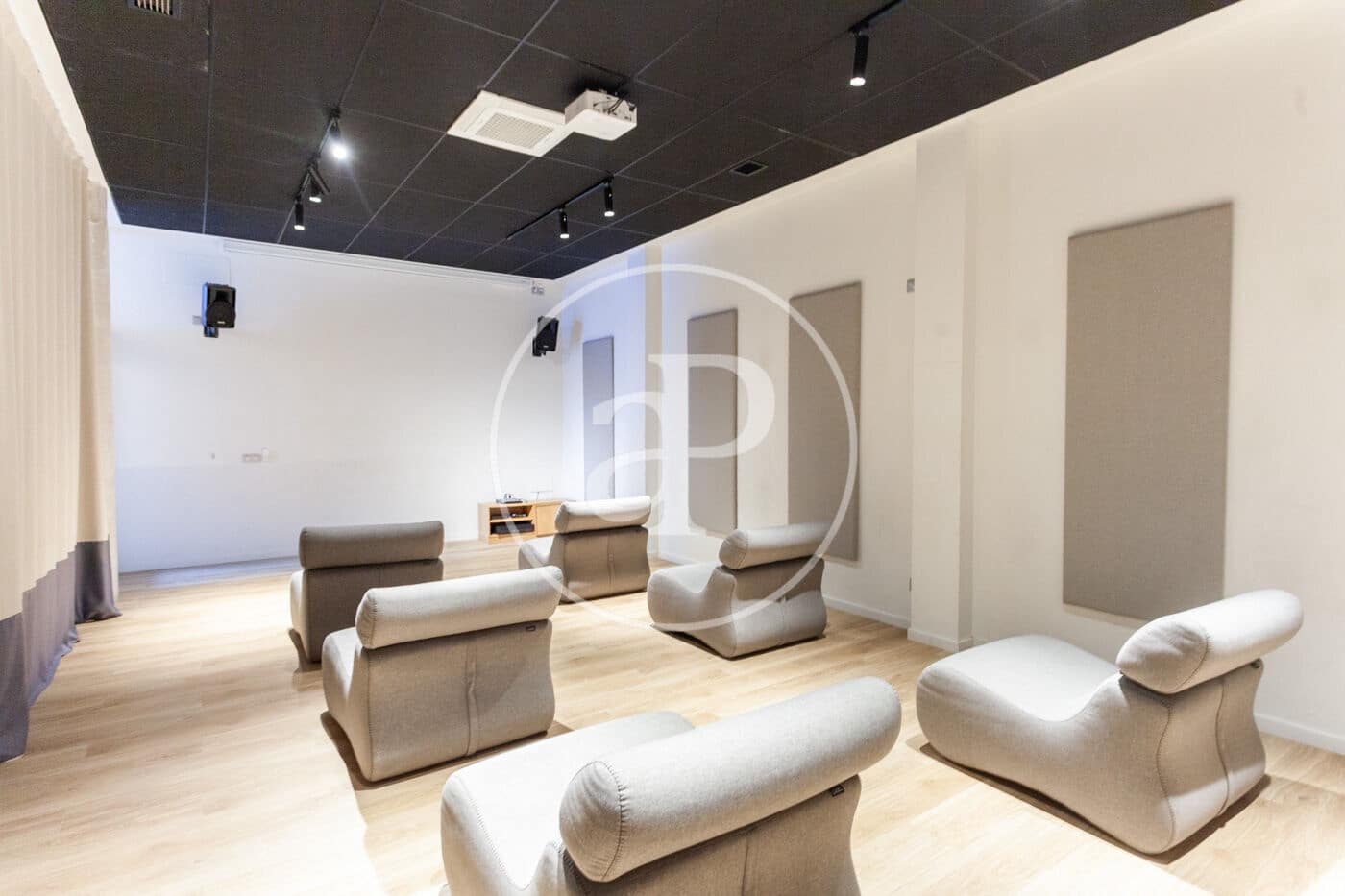 3 bedroom Apartment for sale in Las Rozas de Madrid with pool - € 785,000 (Ref: 9476112)