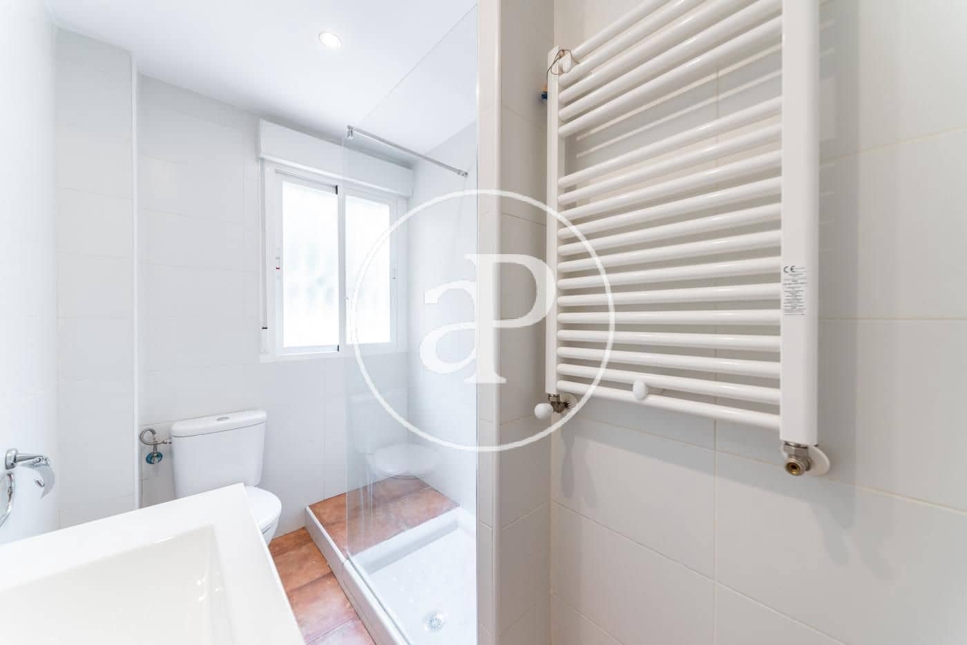 4 bedroom Apartment for rent in Madrid city - € 2,400 (Ref: 9476113)