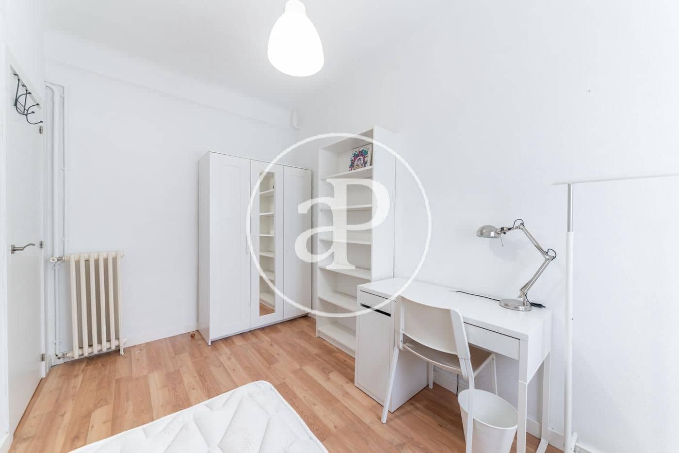 4 bedroom Apartment for rent in Madrid city - € 2,400 (Ref: 9476113)