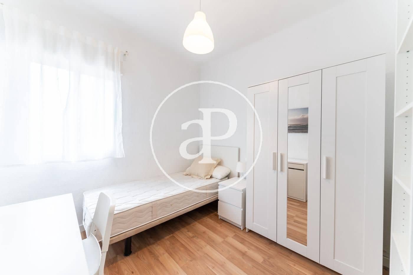 4 bedroom Apartment for rent in Madrid city - € 2,400 (Ref: 9476113)