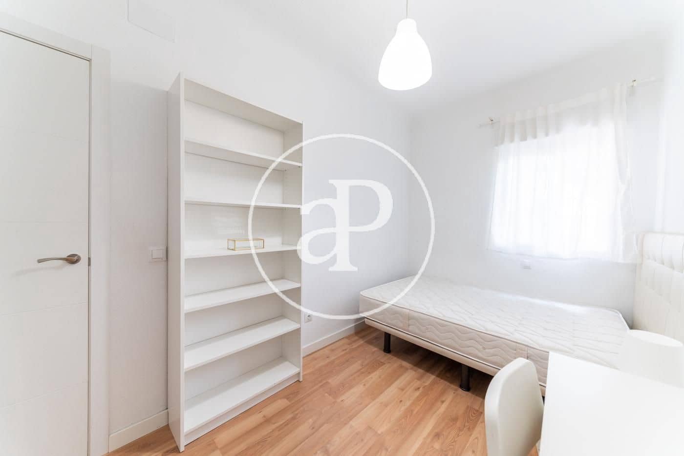 4 bedroom Apartment for rent in Madrid city - € 2,400 (Ref: 9476113)