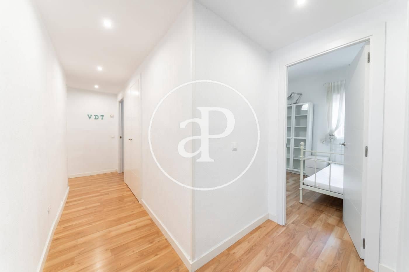 4 bedroom Apartment for rent in Madrid city - € 2,400 (Ref: 9476113)