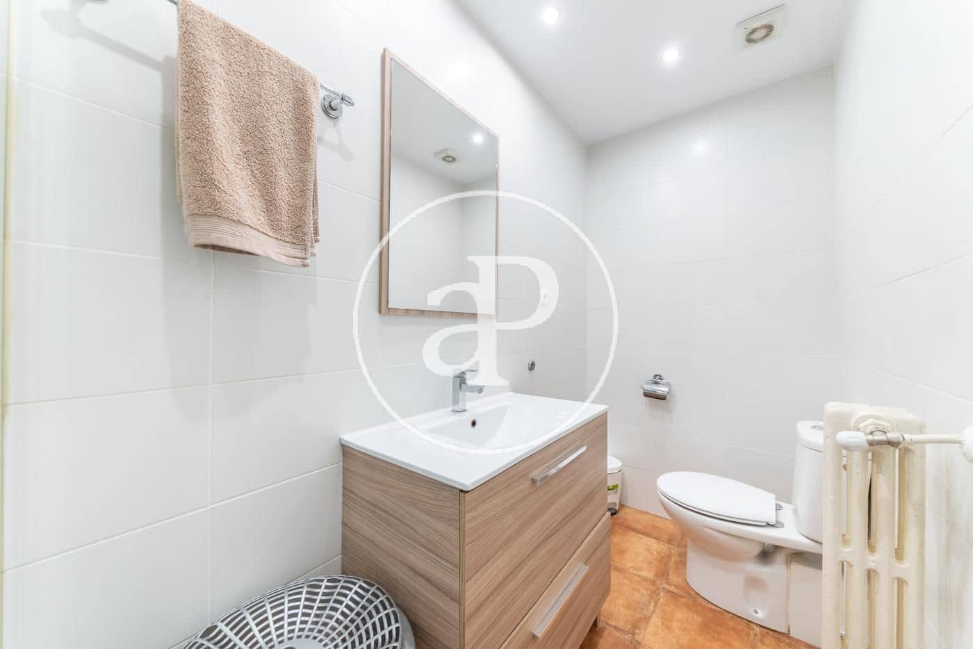 4 bedroom Apartment for rent in Madrid city - € 2,400 (Ref: 9476113)