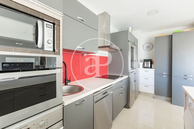 2 soveværelse Penthouse til salg i San Sebastián de los Reyes - € 720.000 (Ref: 9482045)