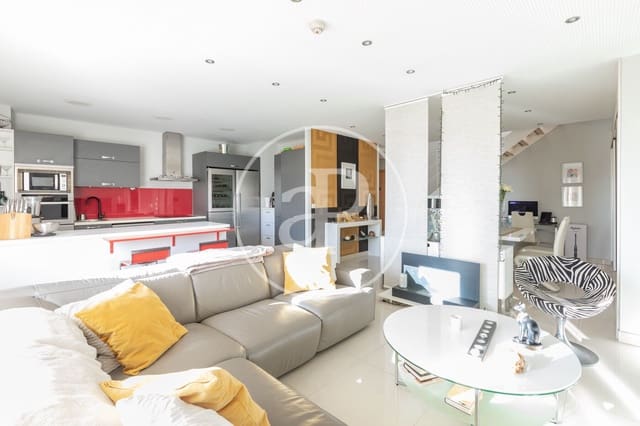 2 soveværelse Penthouse til salg i San Sebastián de los Reyes - € 720.000 (Ref: 9482045)