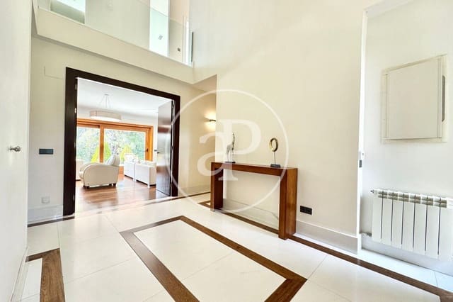 Chalet de 8 habitaciones en La Moraleja, Alcobendas en venta con piscina - 5.450.000 € (Ref: 9485295)