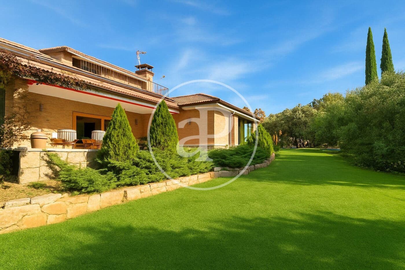 8 bedroom Villa for sale in La Moraleja with pool - € 5,450,000 (Ref: 9485295)