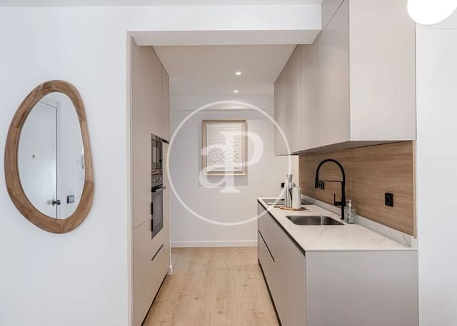 Apartamento de 3 habitaciones en Embajadores, Madrid ciudad en venta - 695.000 € (Ref: 9485298)