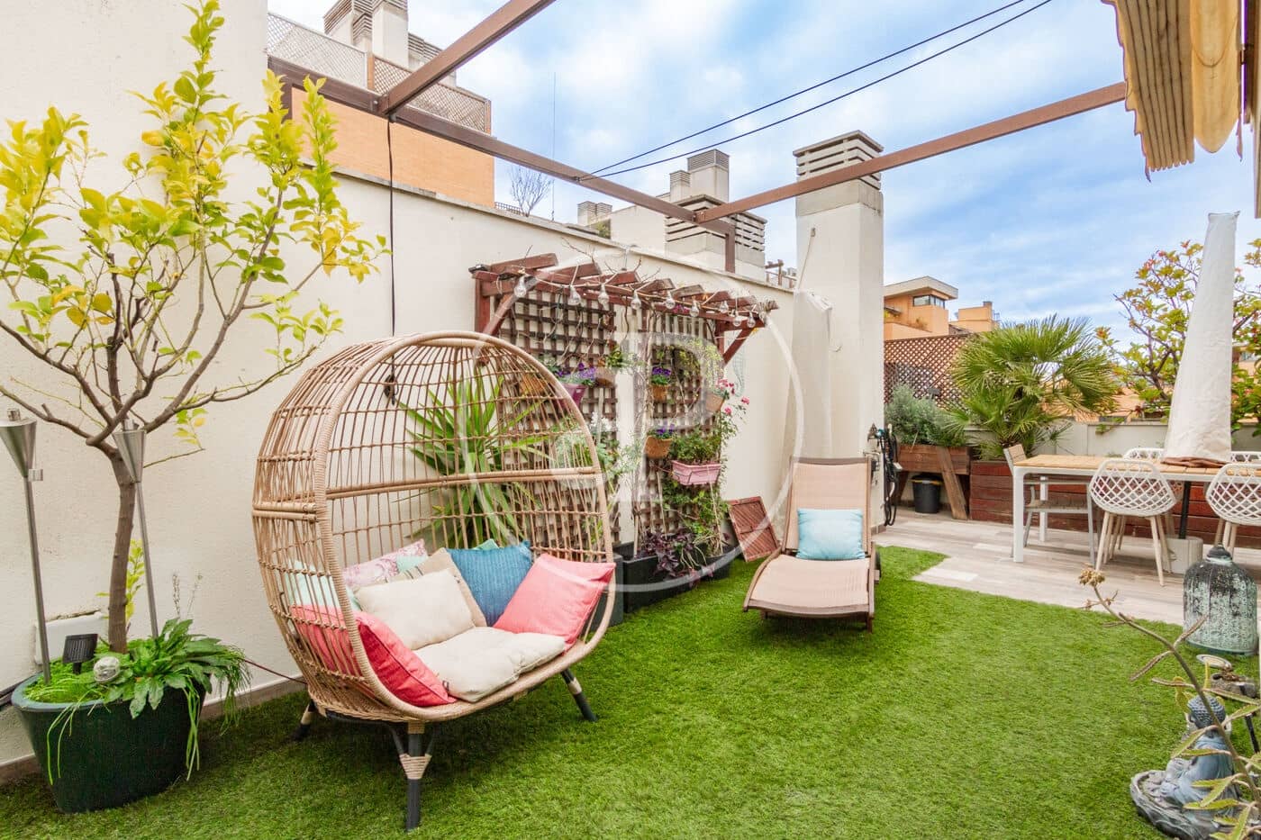 Ático de 3 habitaciones en Madrid ciudad en venta con piscina - 1.395.000 € (Ref: 9488351)