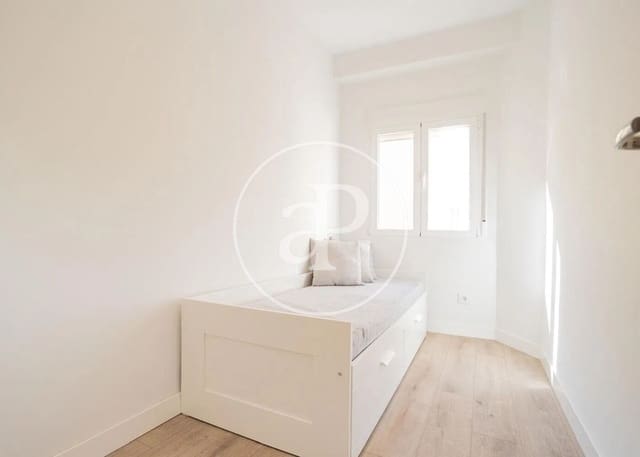 3 soverom Penthouse til salgs i Fuente del Berro, Madrid by - € 750 000 (Ref: 9497197)