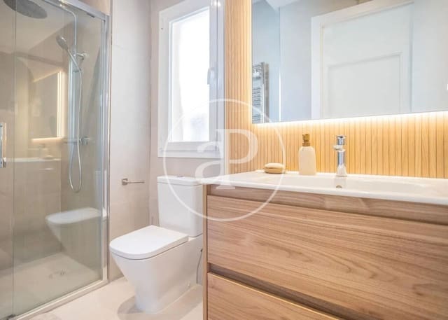 3 soverom Penthouse til salgs i Fuente del Berro, Madrid by - € 750 000 (Ref: 9497197)