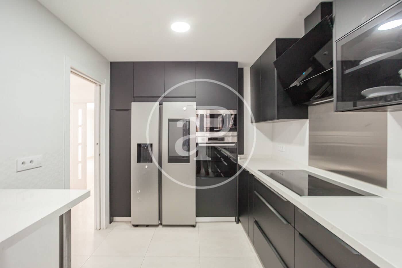 5 bedroom Villa for sale in Las Rozas de Madrid - € 927,000 (Ref: 9497199)